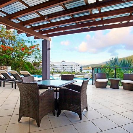 Aparthotel At Waterfront Whitsunday Retreat - Adults Only Airlie Beach Exteriér fotografie