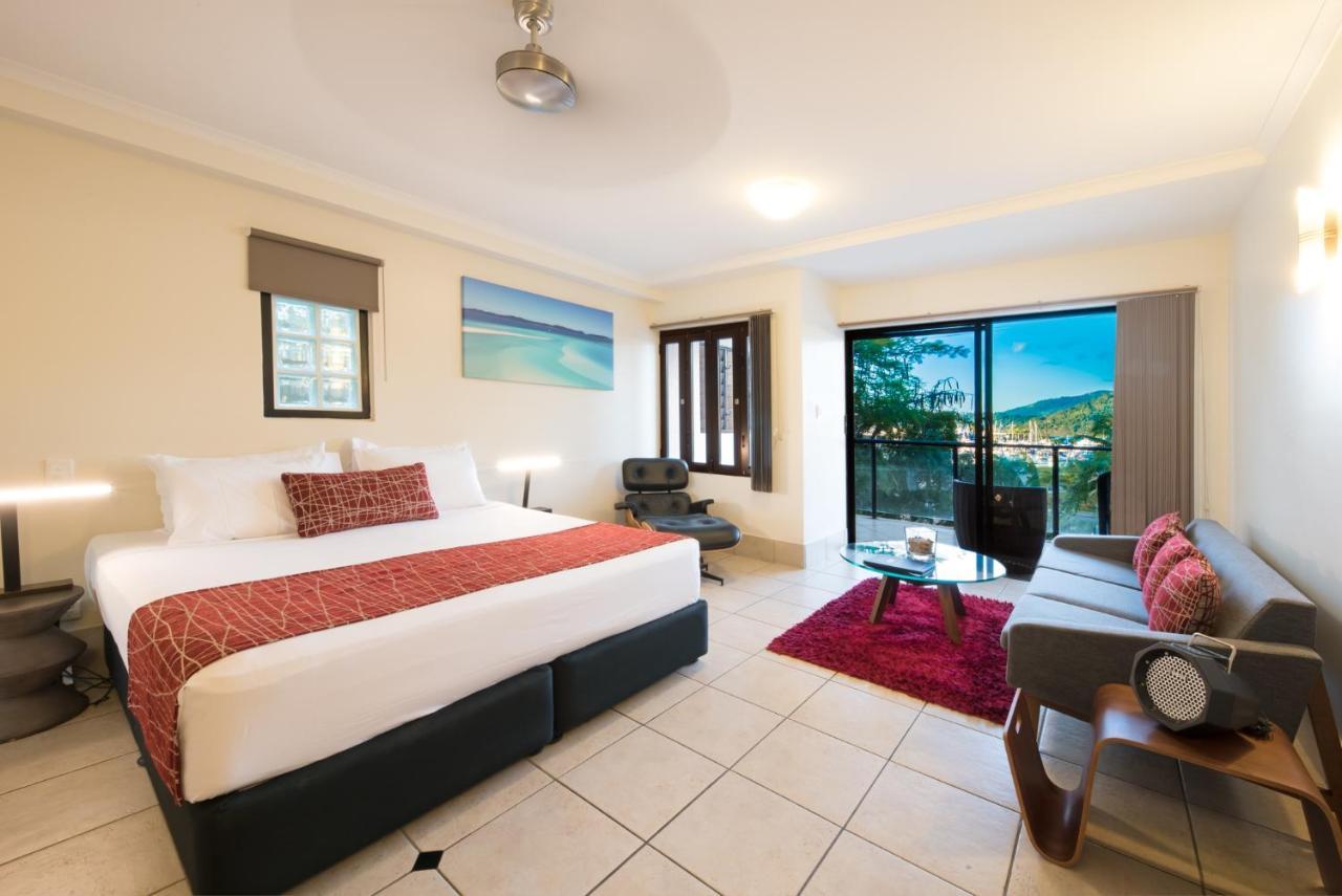 Aparthotel At Waterfront Whitsunday Retreat - Adults Only Airlie Beach Exteriér fotografie
