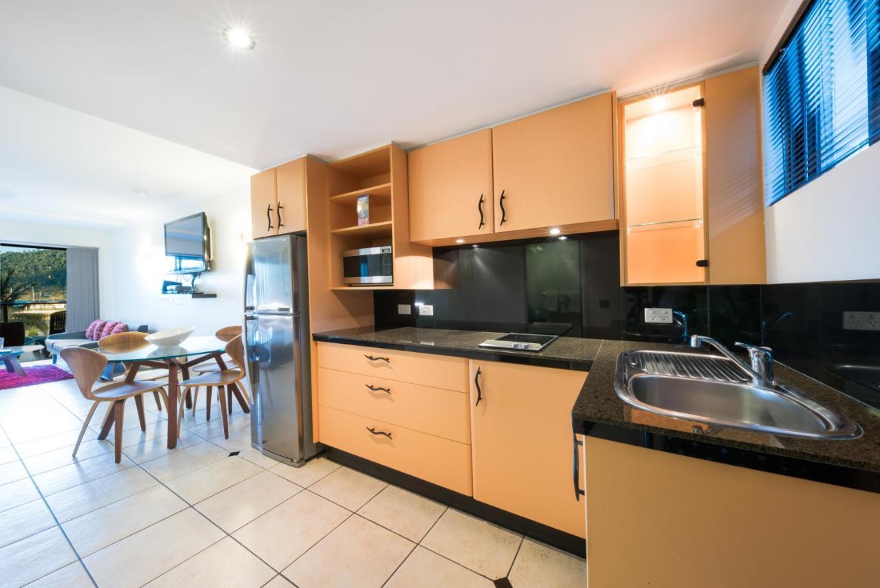 Aparthotel At Waterfront Whitsunday Retreat - Adults Only Airlie Beach Exteriér fotografie
