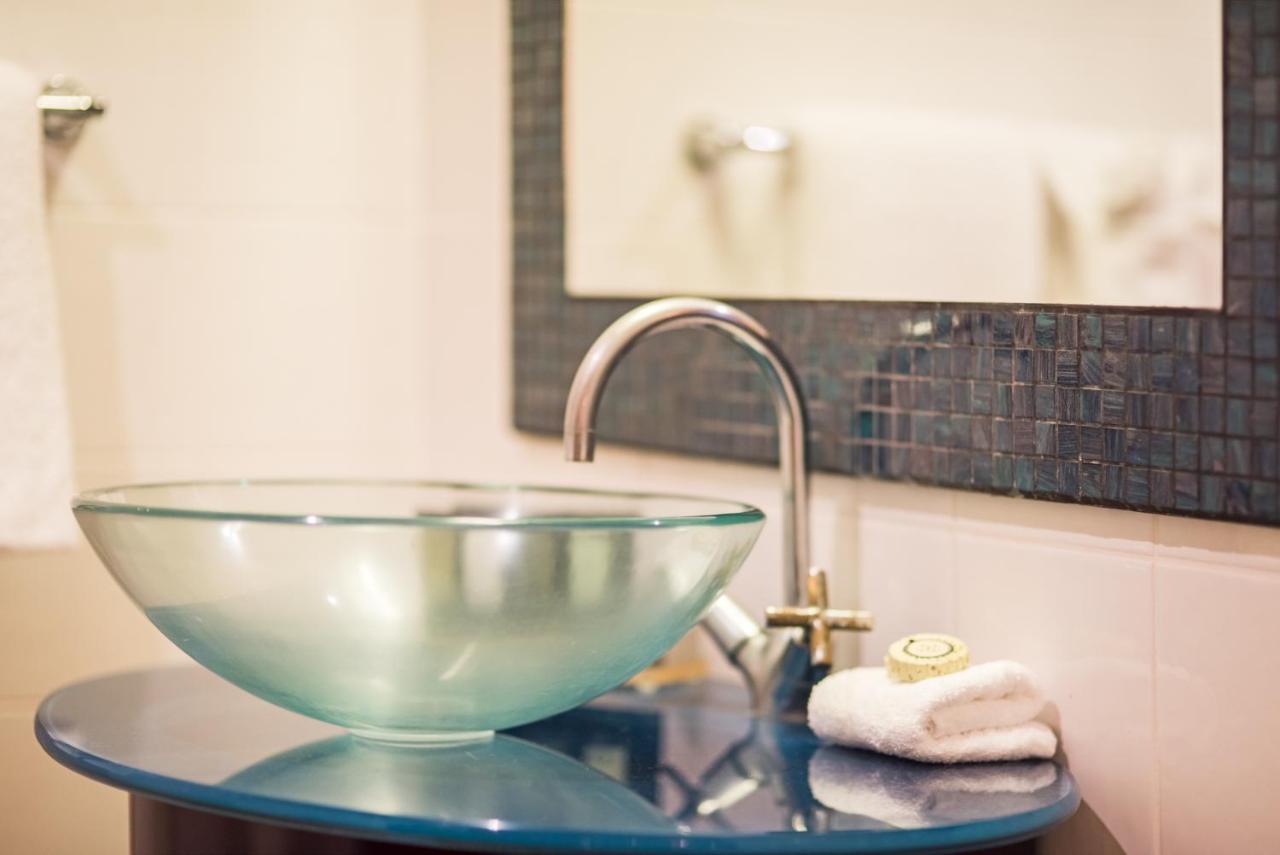 Aparthotel At Waterfront Whitsunday Retreat - Adults Only Airlie Beach Exteriér fotografie