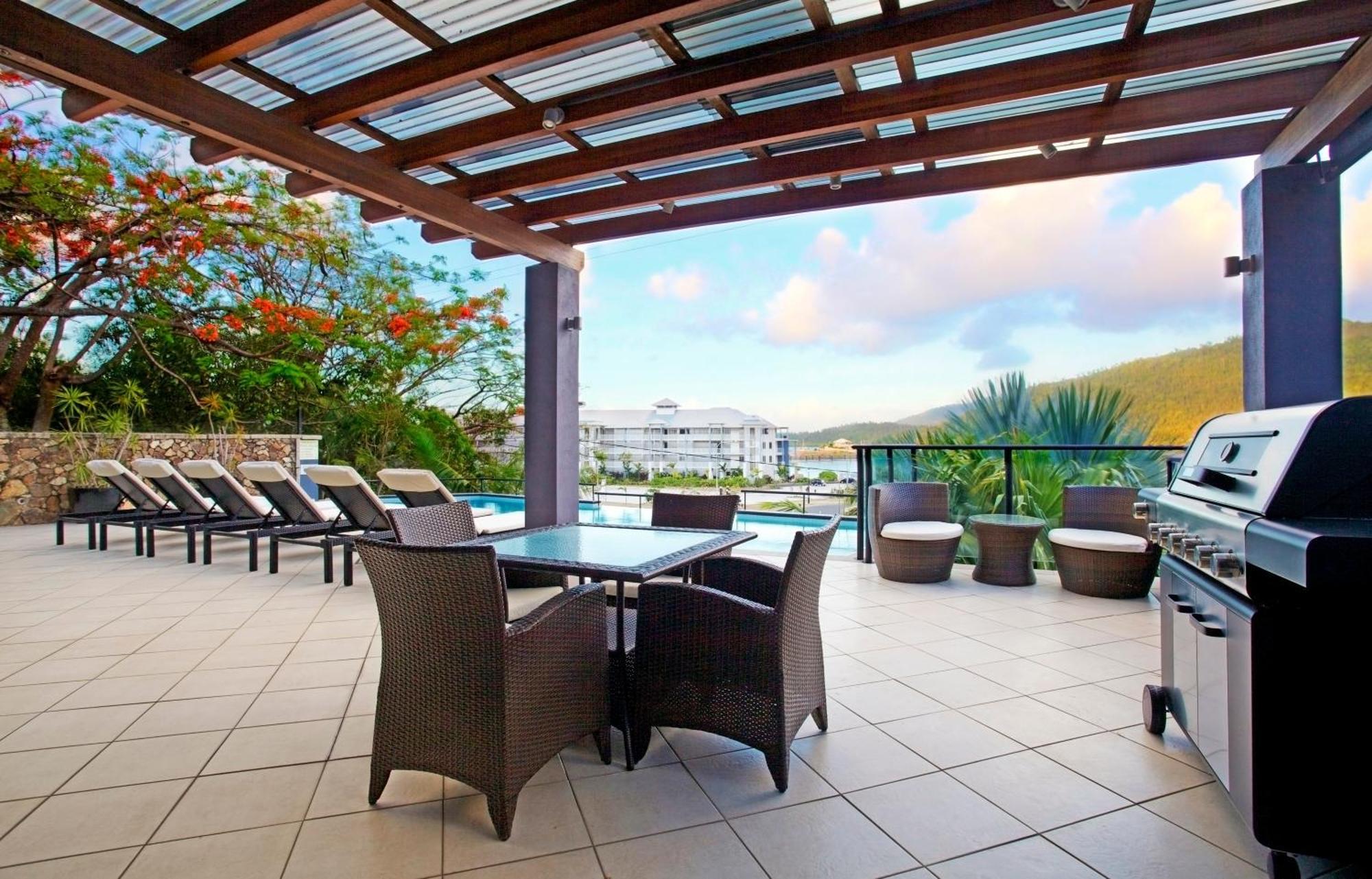 Aparthotel At Waterfront Whitsunday Retreat - Adults Only Airlie Beach Exteriér fotografie