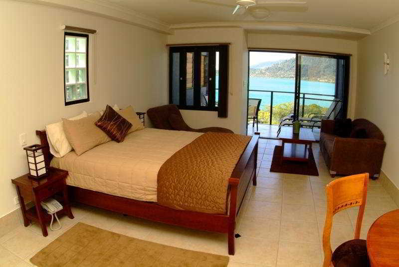 Aparthotel At Waterfront Whitsunday Retreat - Adults Only Airlie Beach Exteriér fotografie