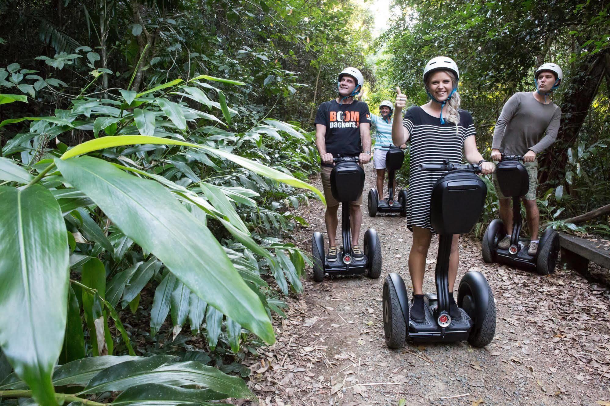 Aparthotel At Waterfront Whitsunday Retreat - Adults Only Airlie Beach Exteriér fotografie