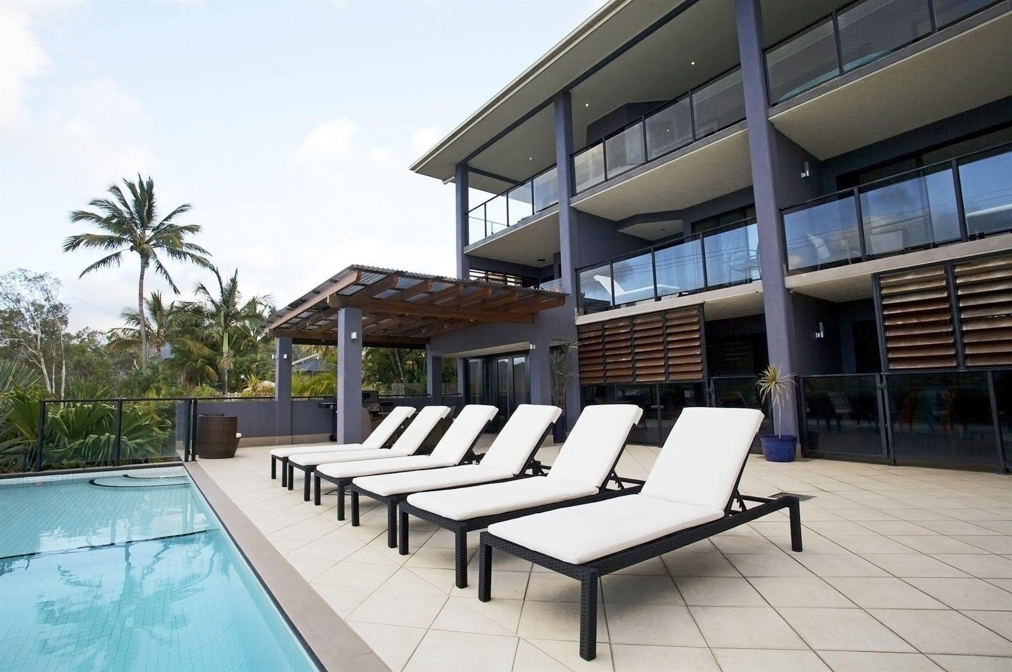 Aparthotel At Waterfront Whitsunday Retreat - Adults Only Airlie Beach Exteriér fotografie
